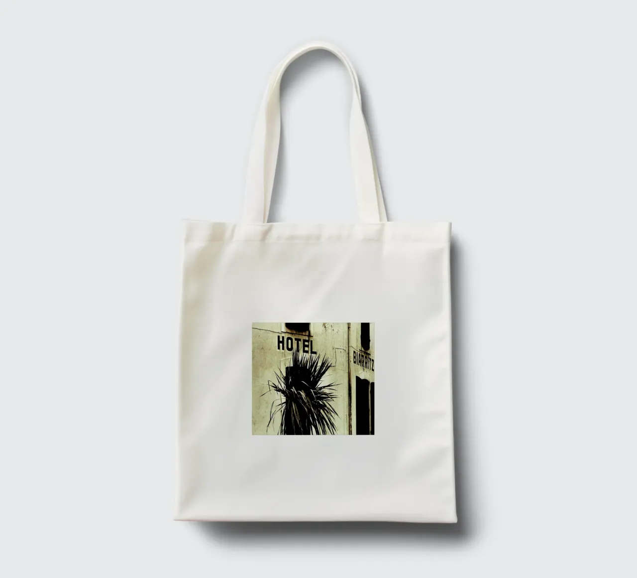 Fragile borsa in juta da Sophie Etchart