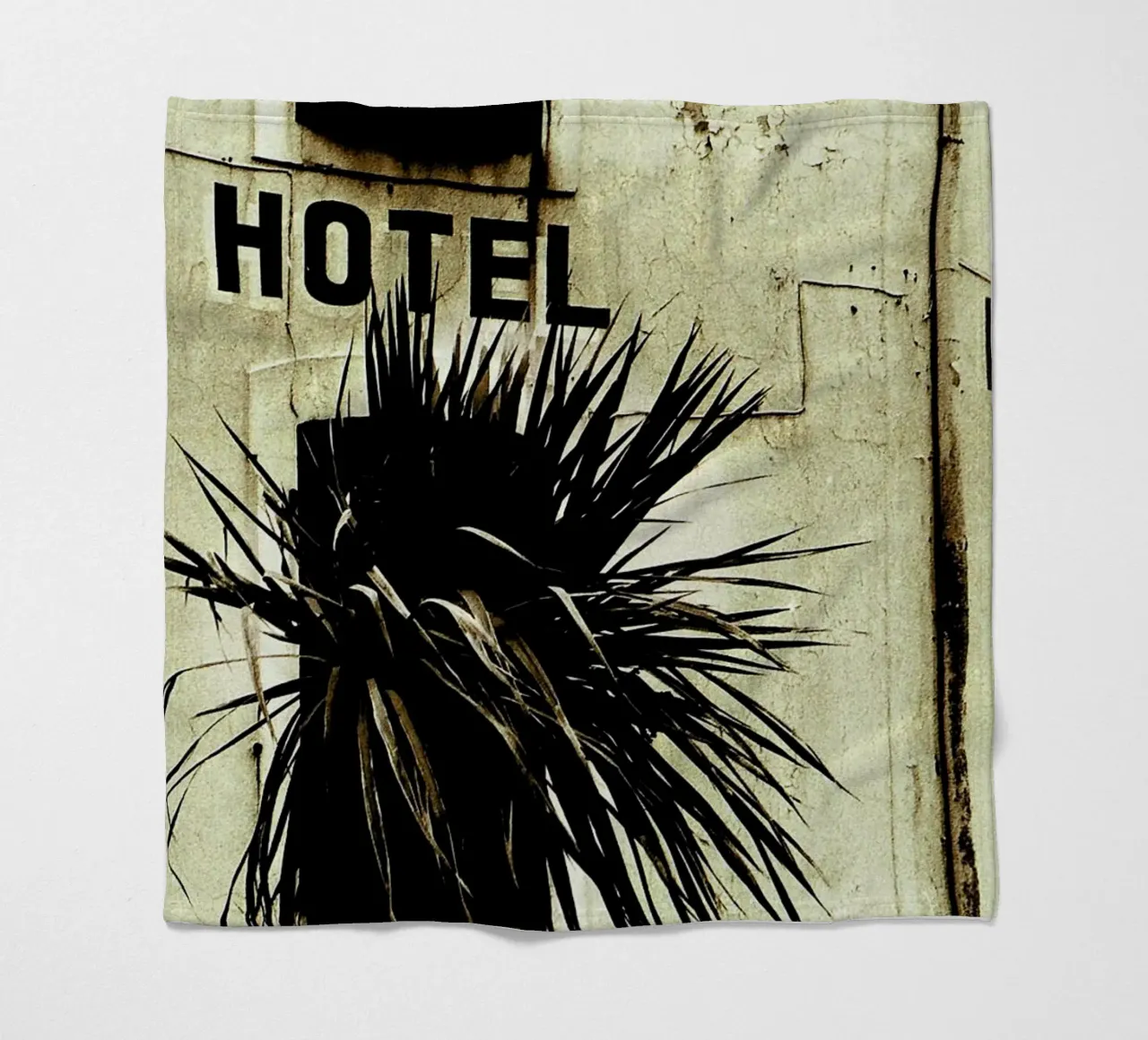 Fragile coperta in pile da Sophie Etchart