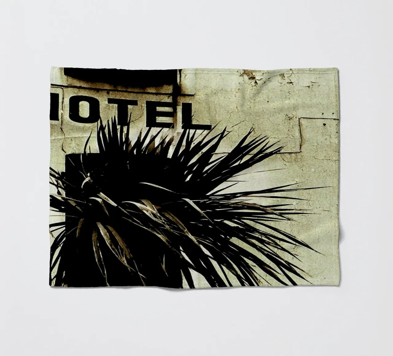 Fragile coperta in pile da Sophie Etchart