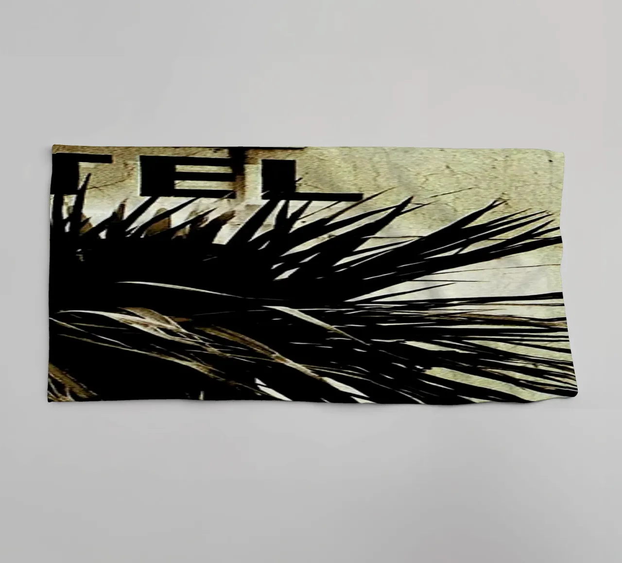 Fragile towel by Sophie Etchart