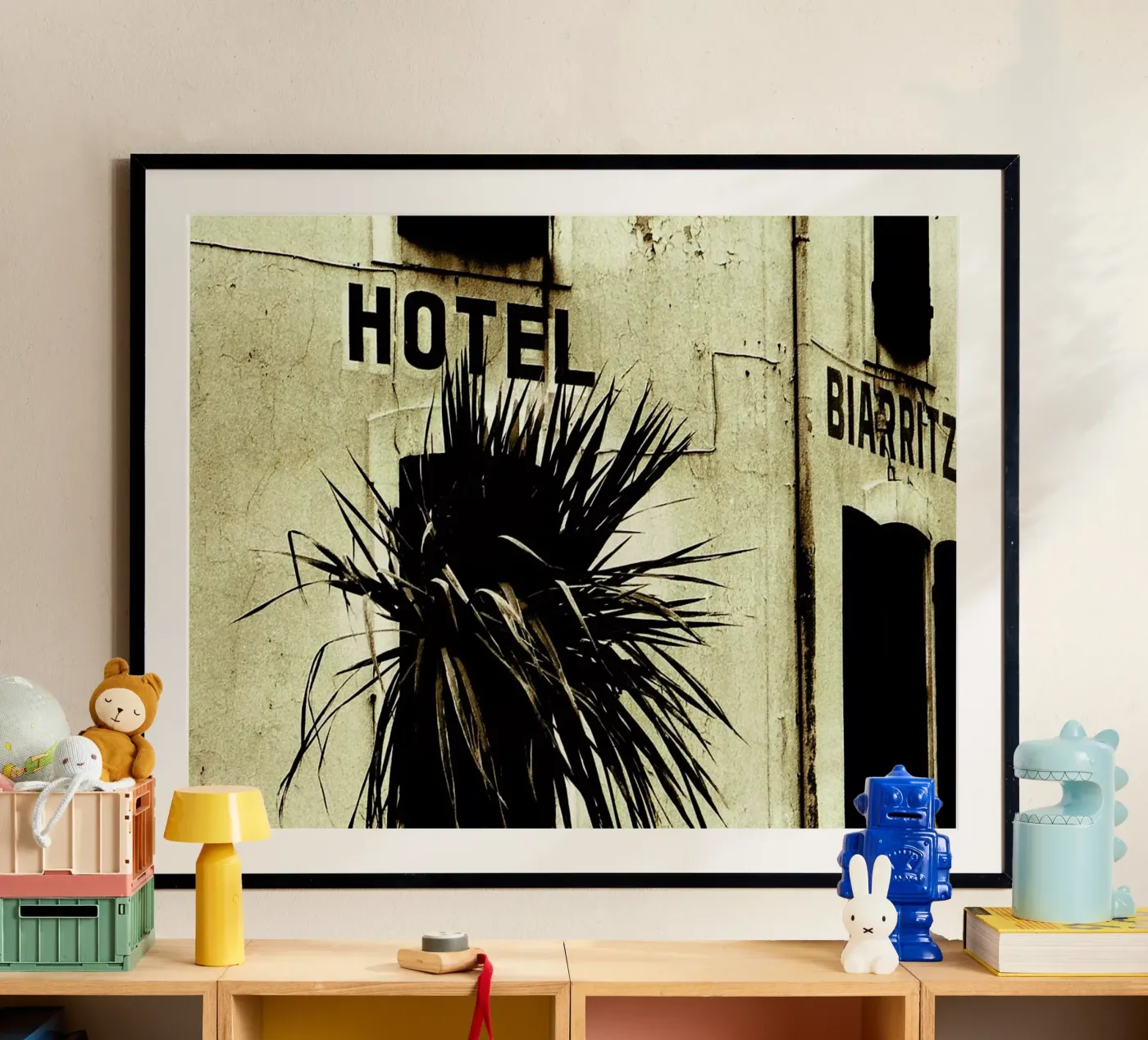 Fragile Poster von Sophie Etchart