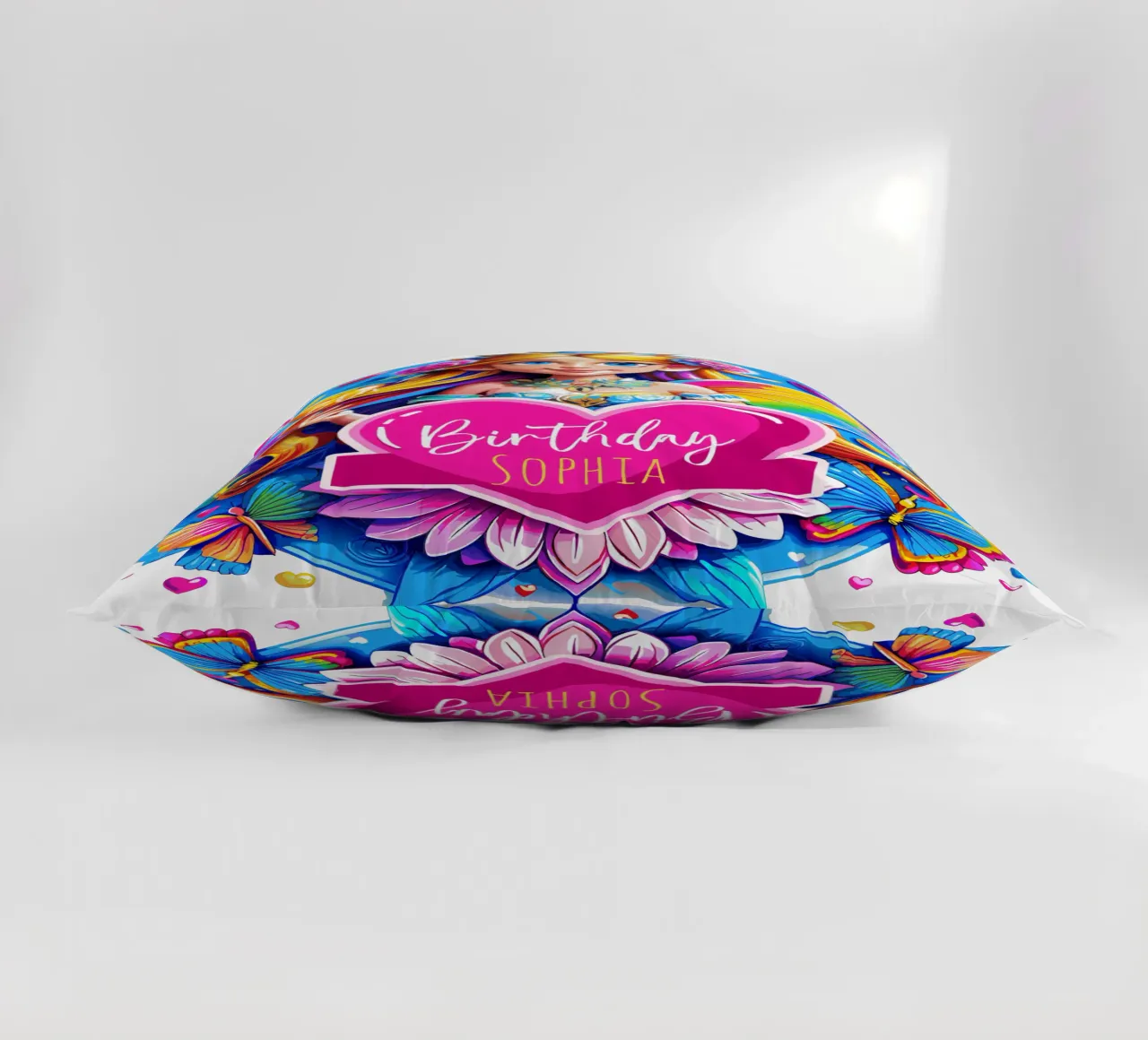 Art magique de la fée au cœur d'arc-en-ciel - Ajouter un événement, un nom, un âge coussin de Artnesia