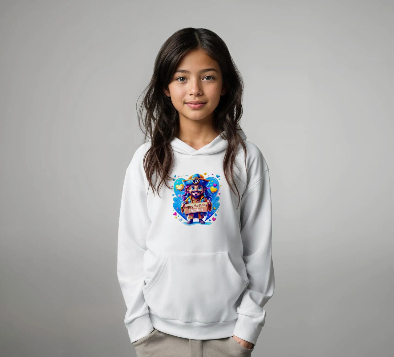 Kinderbordje met piratenkapitein die een bord vasthoudt - Eigen naam toevoegen kinder hoodie van Artnesia