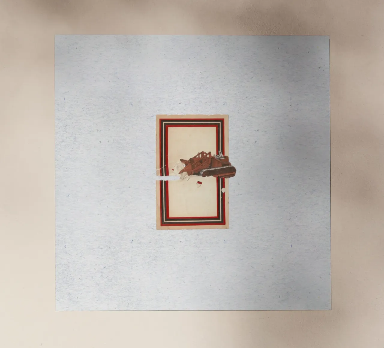 Load torn pellicola backlit da Carlos Quitério