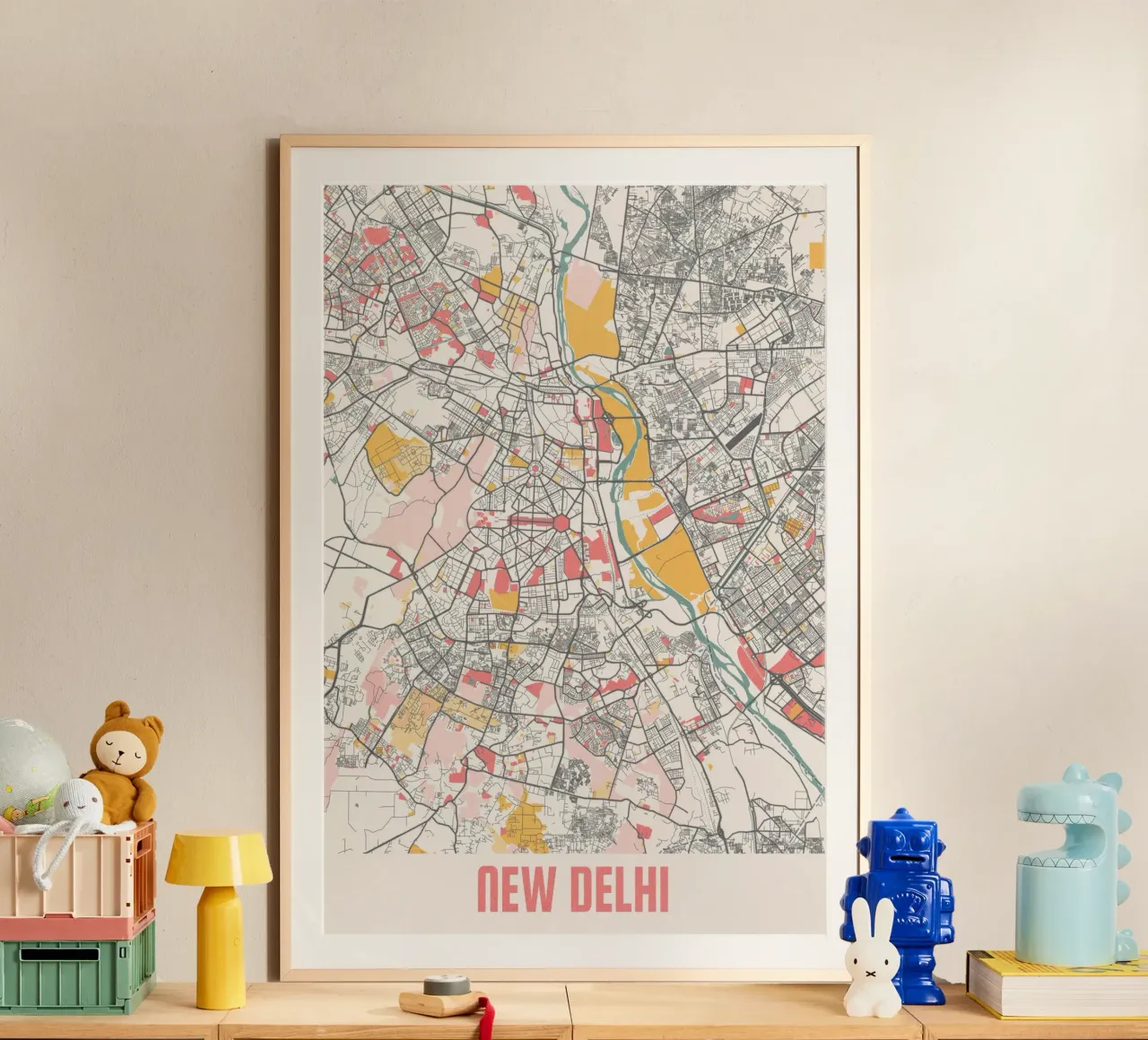 Mappa della città di Nuova Delhi - Design elegante in colori pastello poster con telaio in legno da MOOODZART