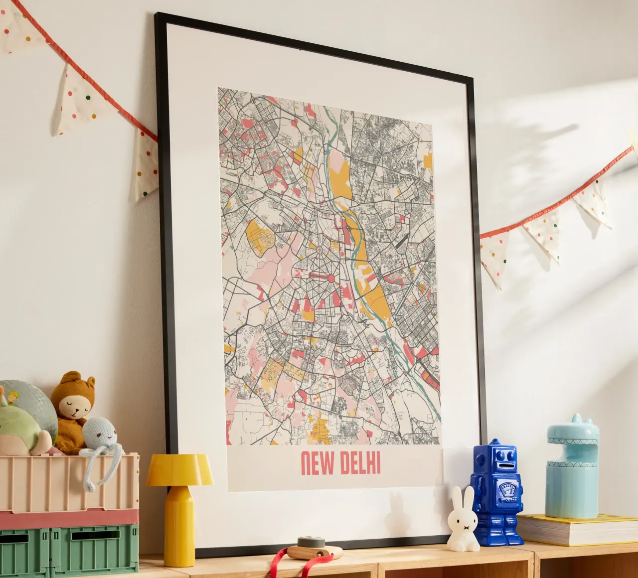 Mappa della città di Nuova Delhi - Design elegante in colori pastello poster con telaio in legno da MOOODZART