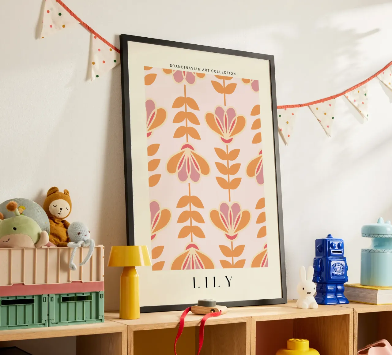 Lily - Calore floreale nordico poster con telaio in legno da Studio Mooodz