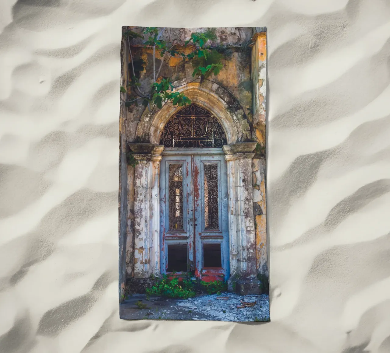 Porta della chiesa telo mare da Dave Hare Photography