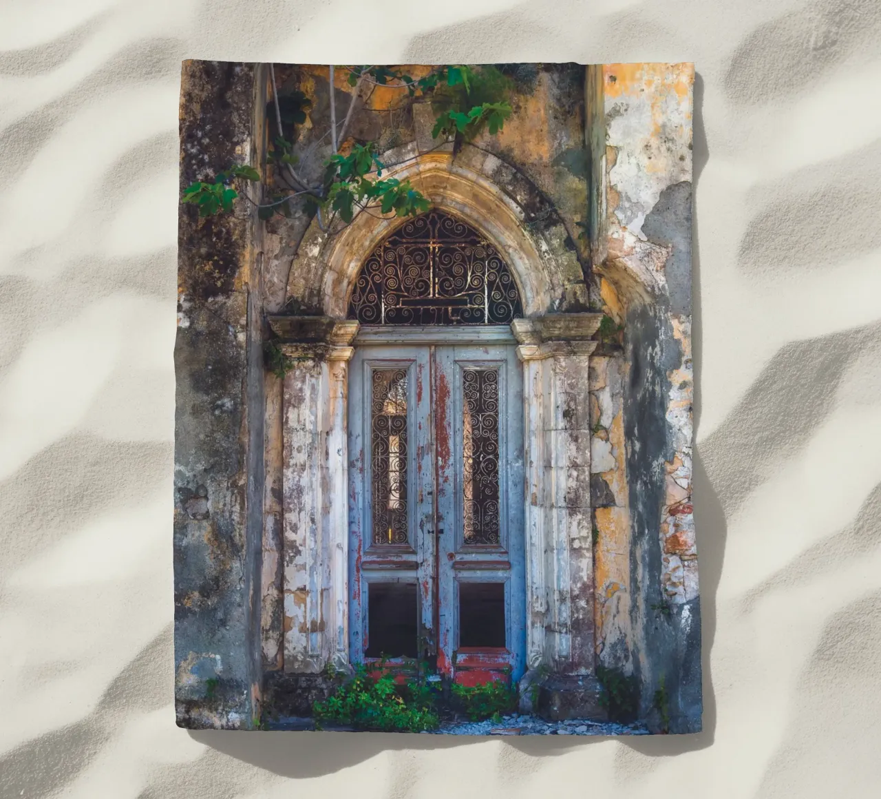 Porta della chiesa telo mare da Dave Hare Photography