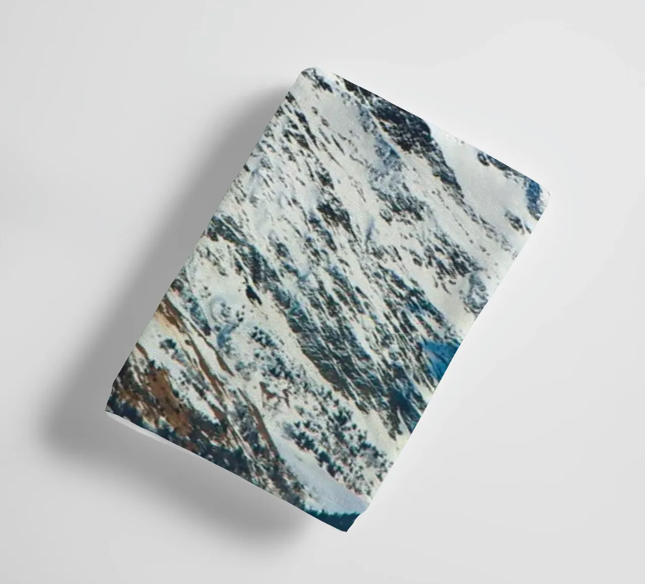 Le Mont Blanc dans les nuages serviette de bain de Dave Hare Photography