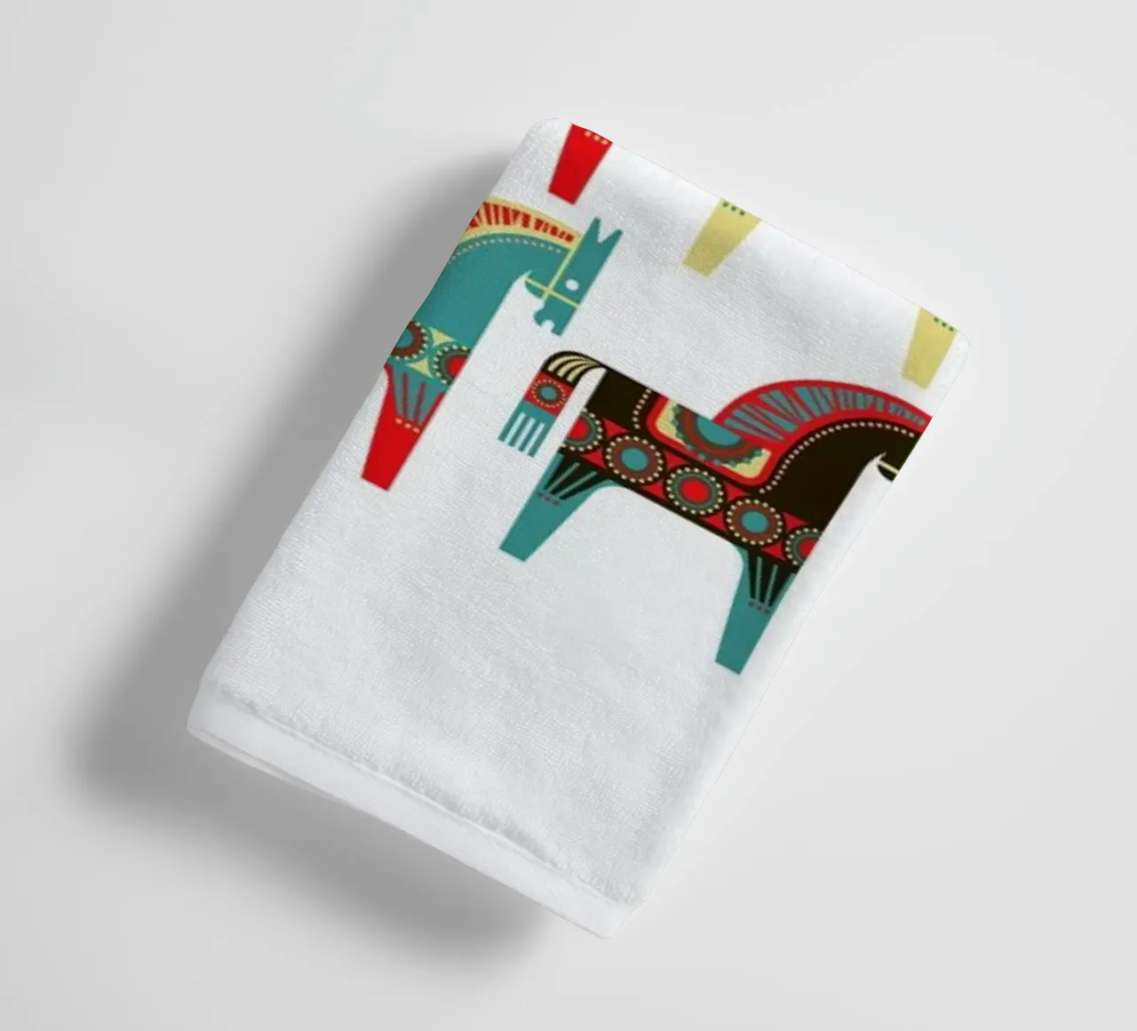 Dala Horses 1 asciugamano da bagno da Visual Philosophy