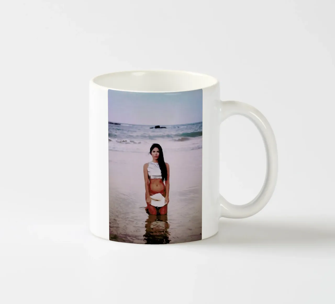 The Secret Sea I tazza in ceramica da Dani L.