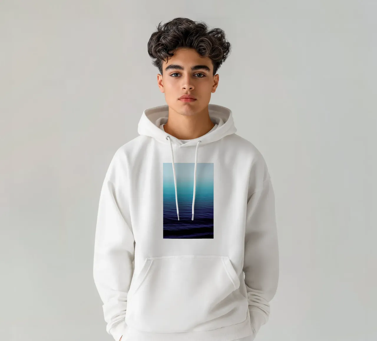 Deep Blue felpa con cappuccio da Leah Flores