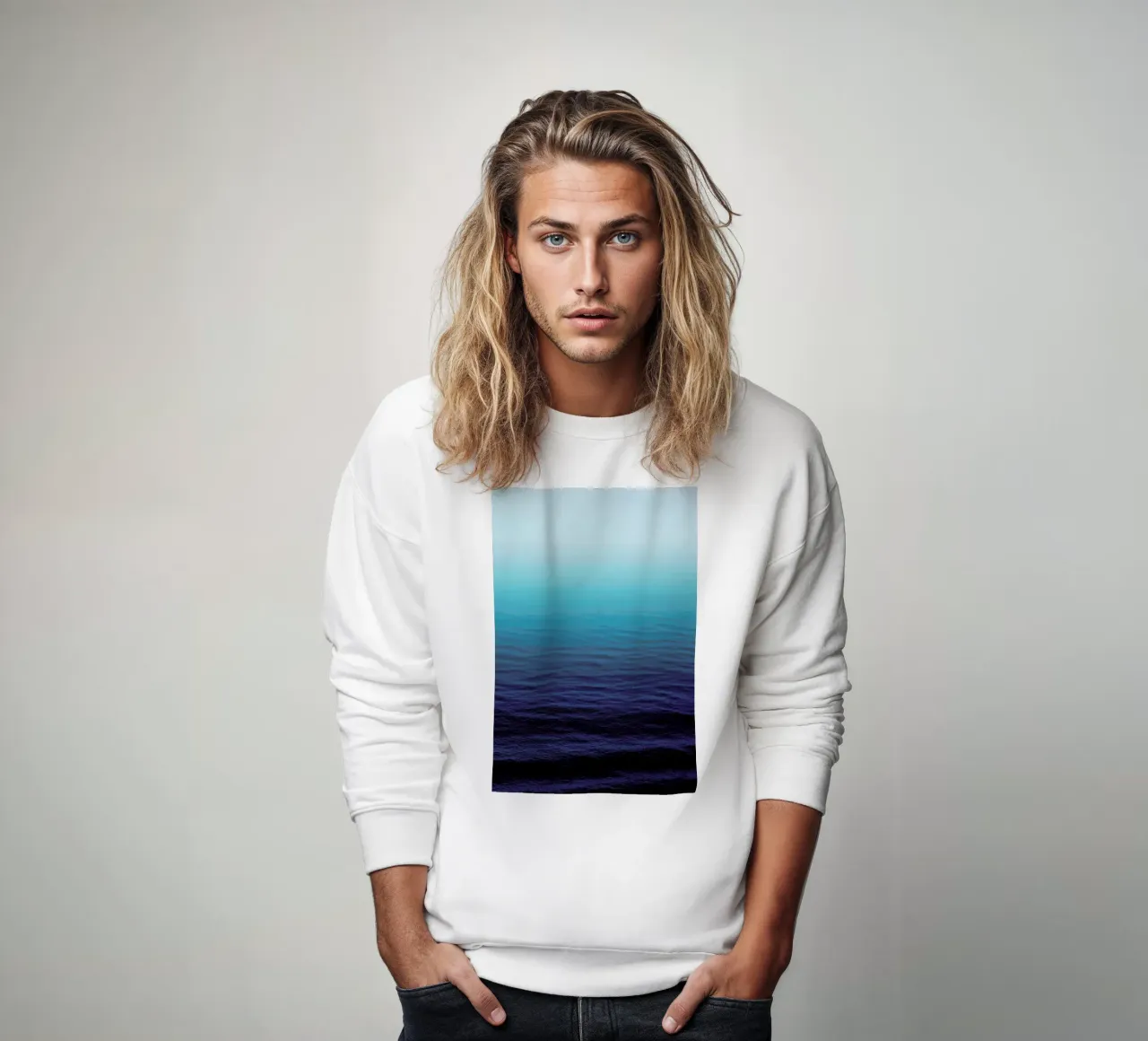 Deep Blue Sweatshirt von Leah Flores