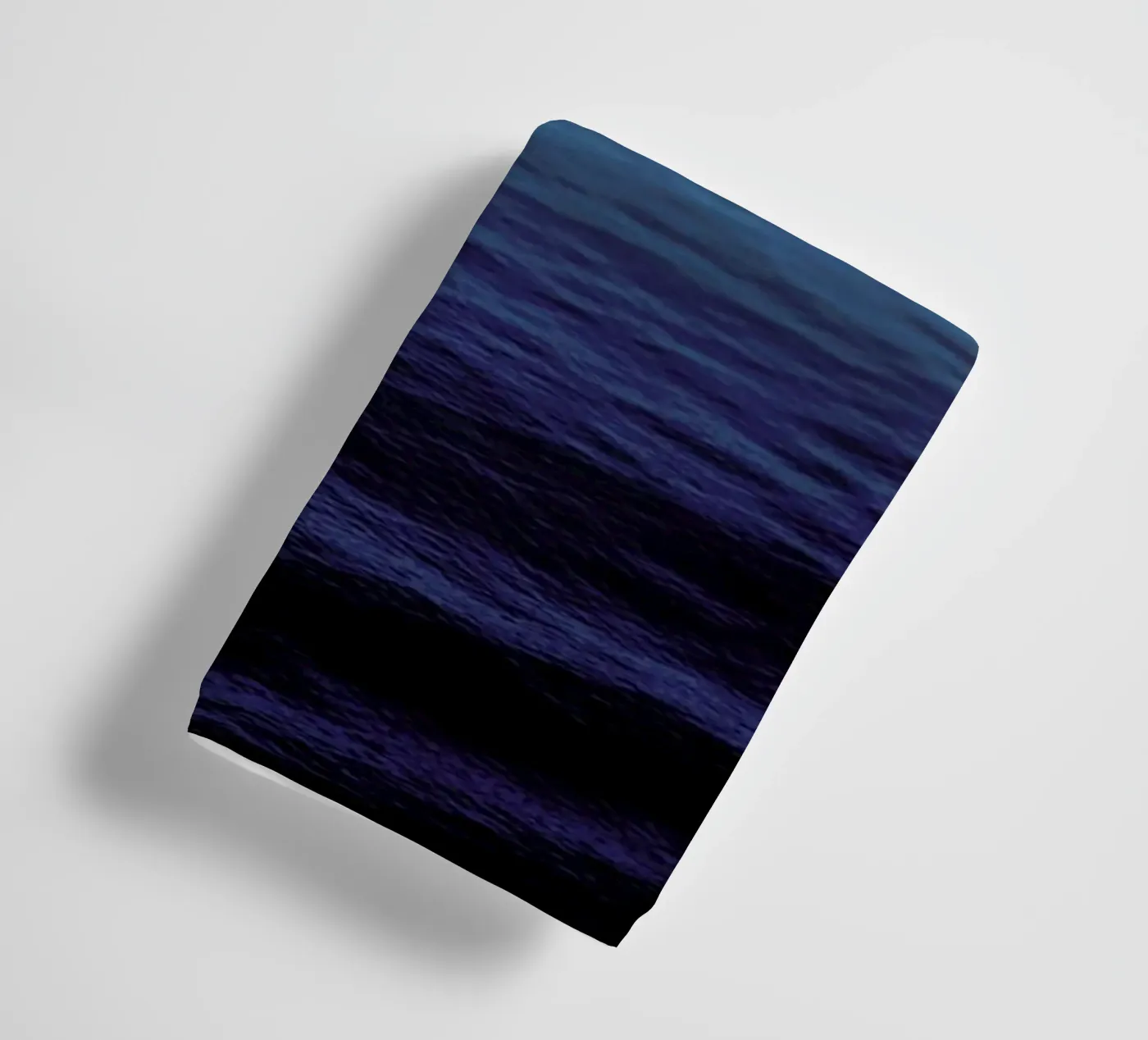 Deep Blue badhanddoek van Leah Flores