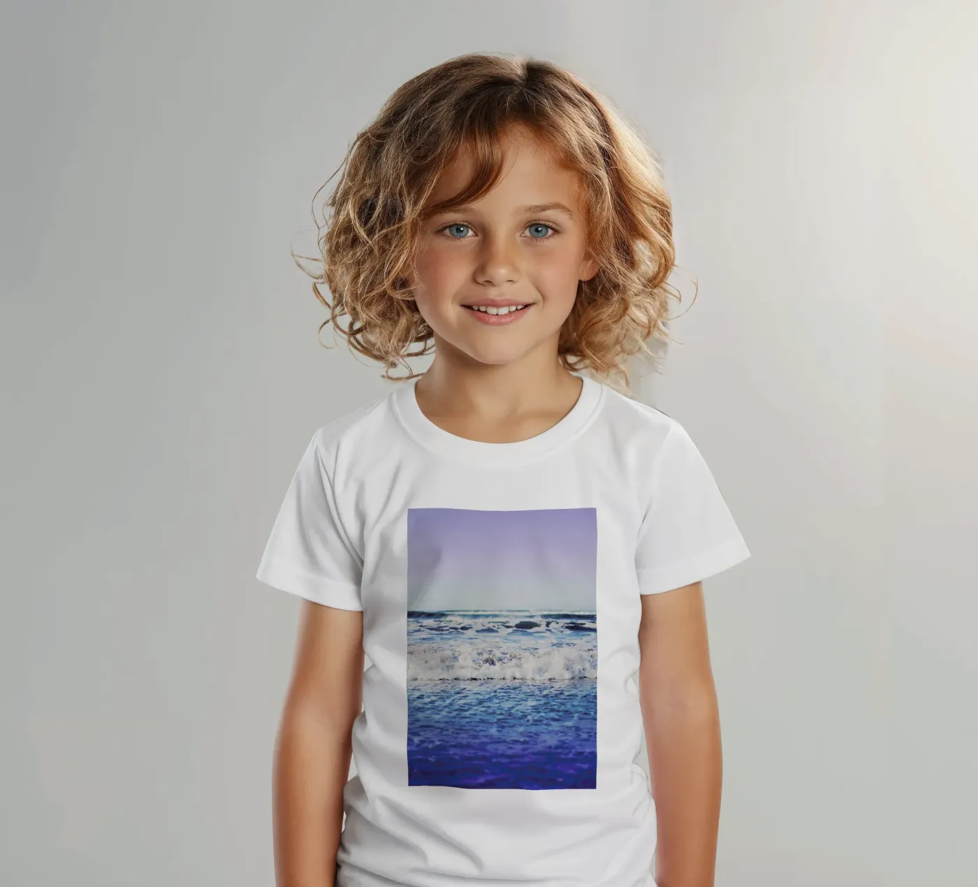 Indigo Waves Kinder T-Shirt von Leah Flores