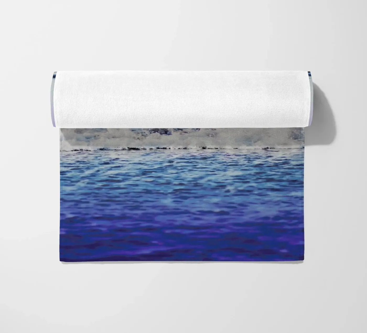 Indigo Waves strandhanddoek van Leah Flores