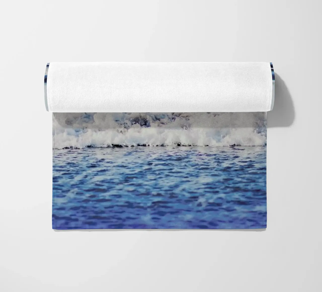 Indigo Waves telo mare da Leah Flores