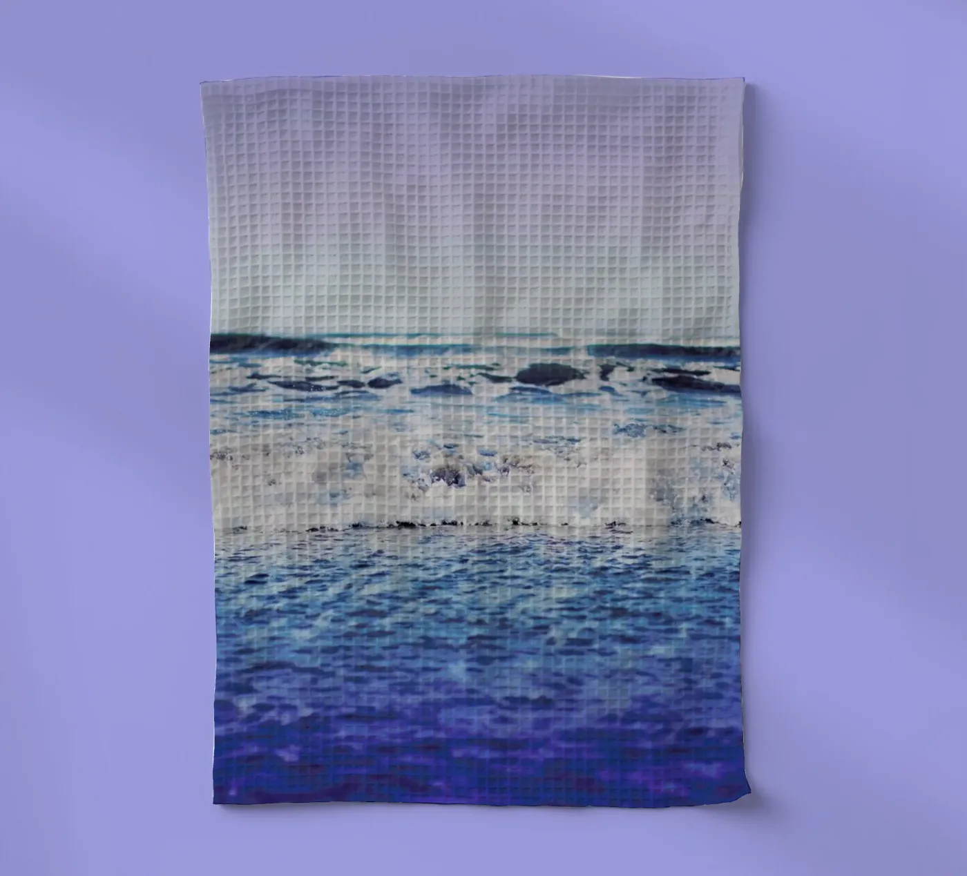 Indigo Waves Geschirrtuch von Leah Flores