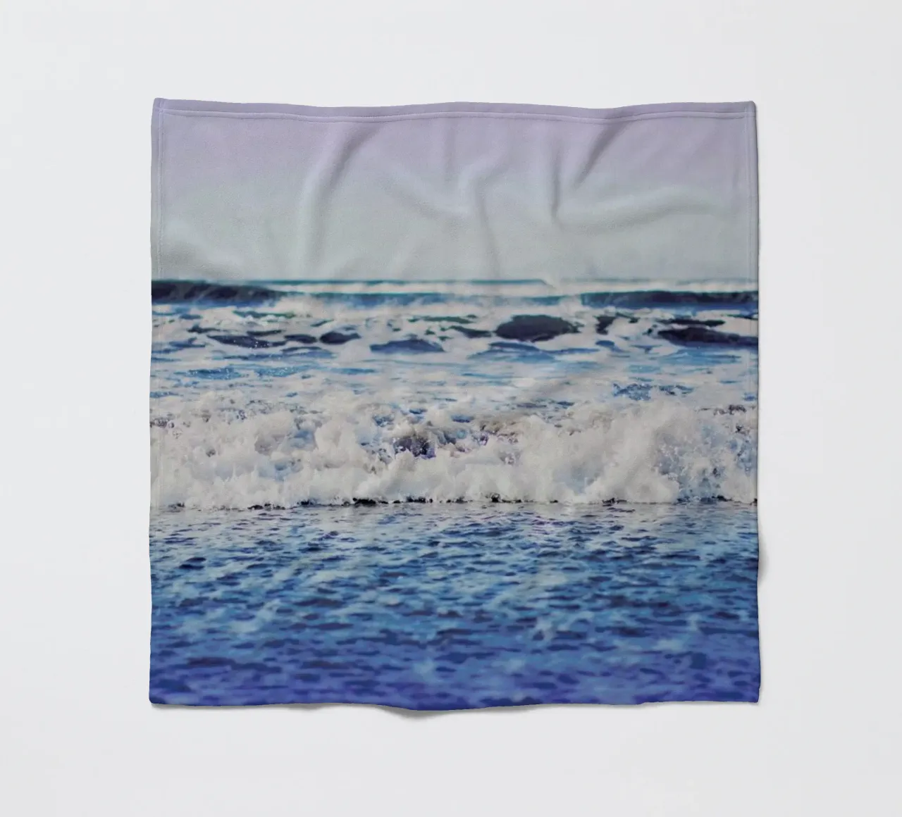 Indigo Waves Fleecedecke von Leah Flores