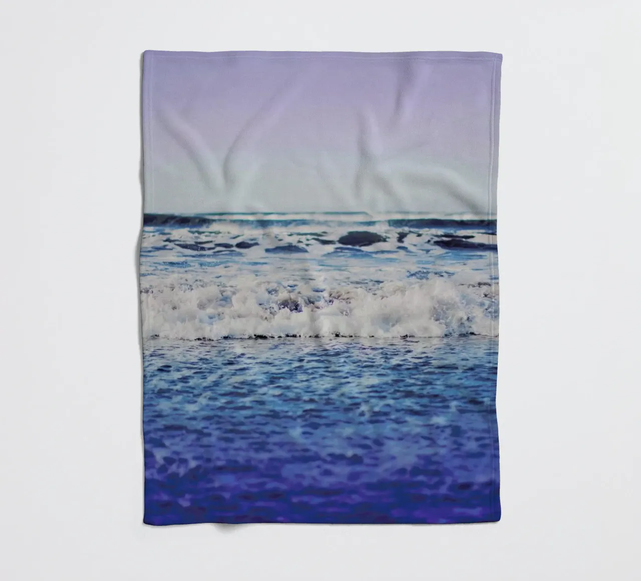 Indigo Waves Fleecedecke von Leah Flores