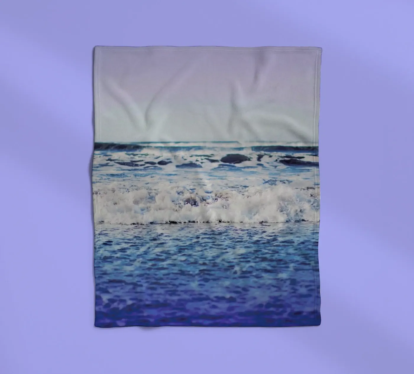 Indigo Waves Fleecedecke von Leah Flores