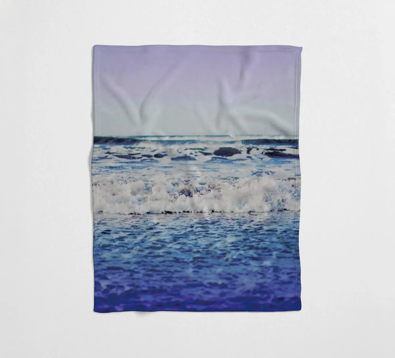 Indigo Waves Fleecedecke von Leah Flores