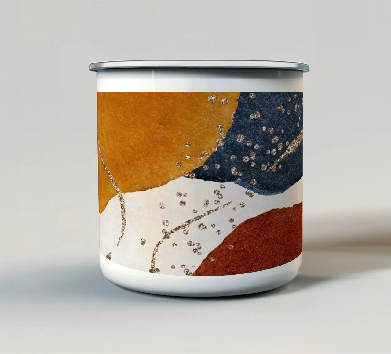 Arte astratta - toni della terra e accenti dorati tazza in smalto da Whole©