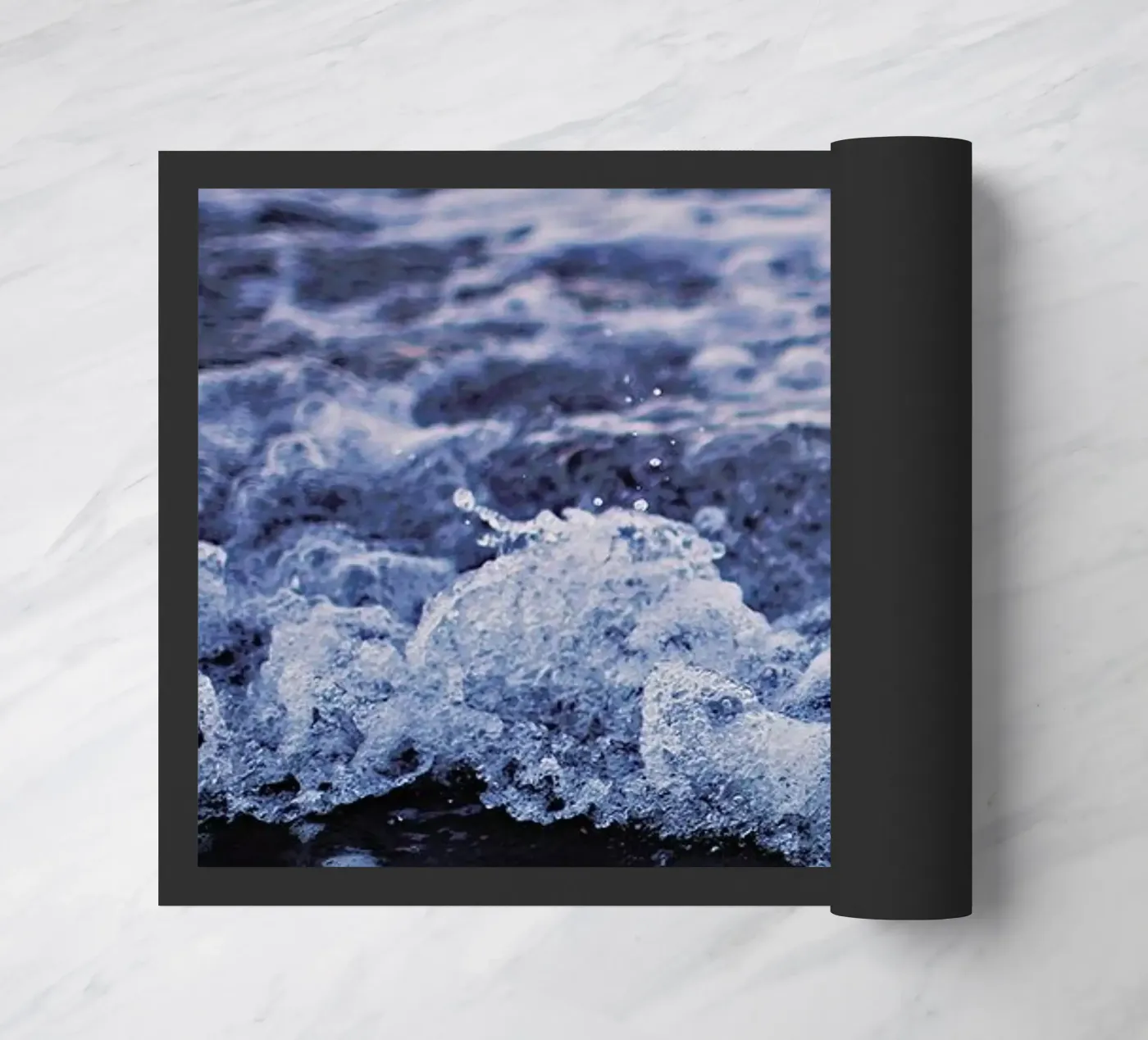 Waves Fußmatte von Leah Flores