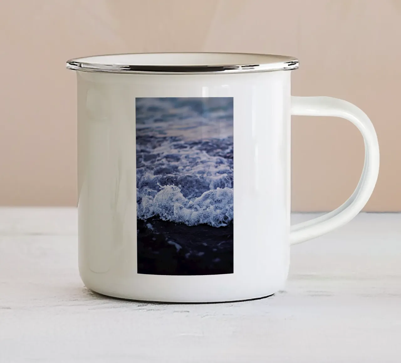 Waves taza de esmalte de Leah Flores