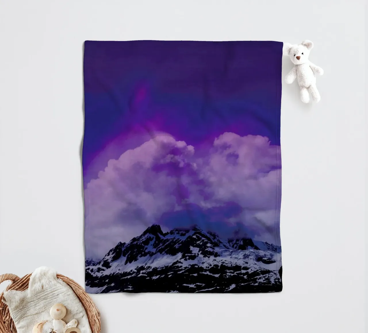 Mountain Magic Fleecedecke von Leah Flores