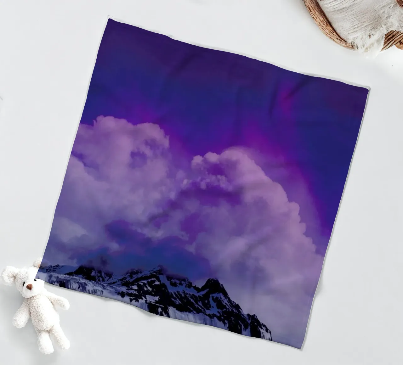 Mountain Magic Fleecedecke von Leah Flores