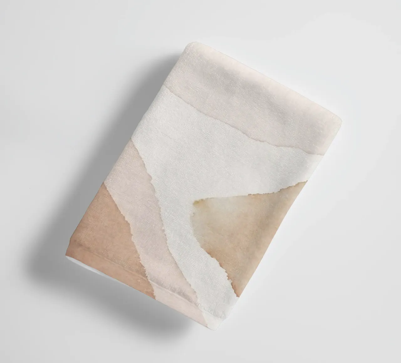 Zachte heuvels - abstracte natuur badhanddoek van Whole©