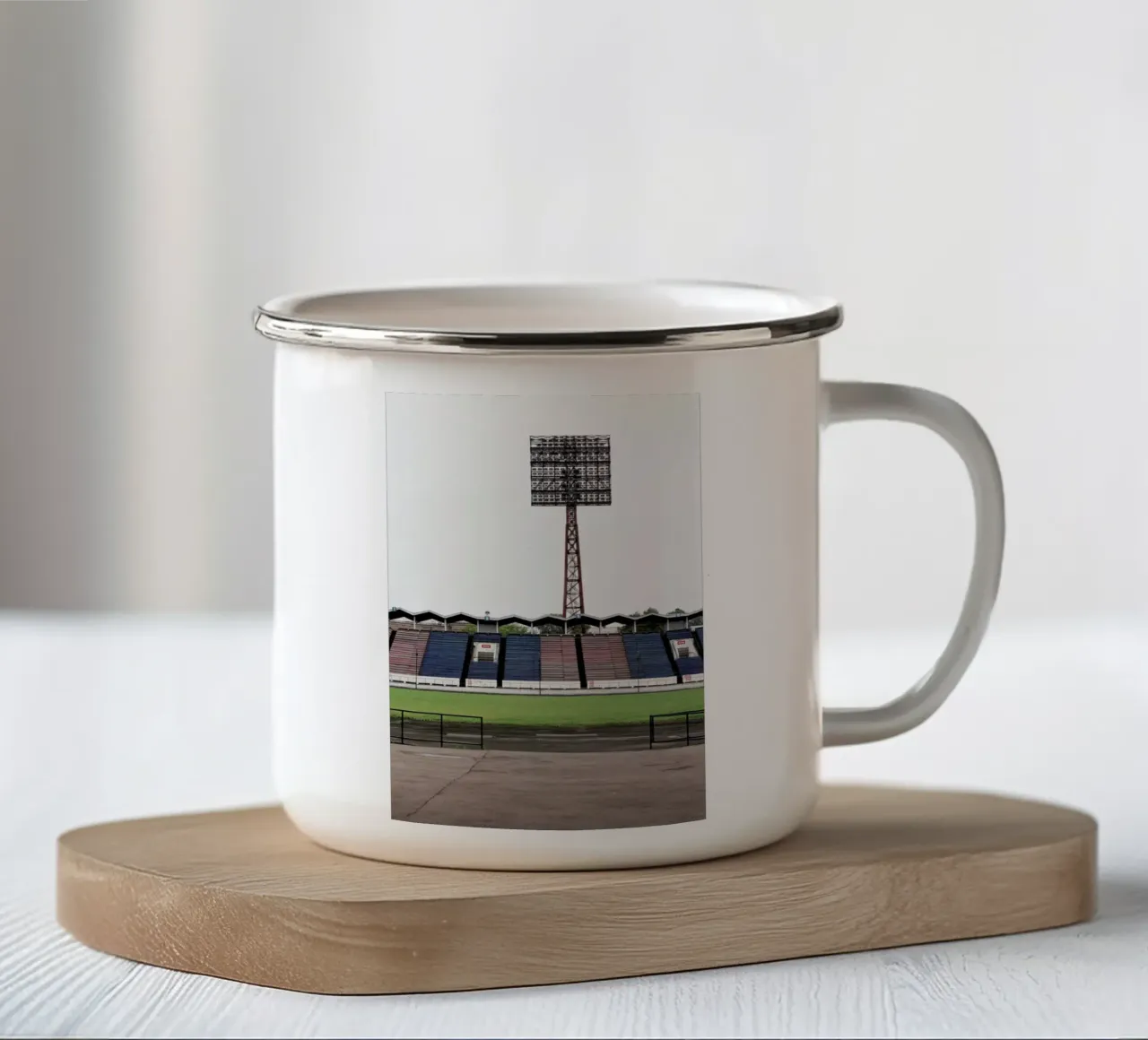 You Never Walk Alone tazza in smalto da Jan Luzar