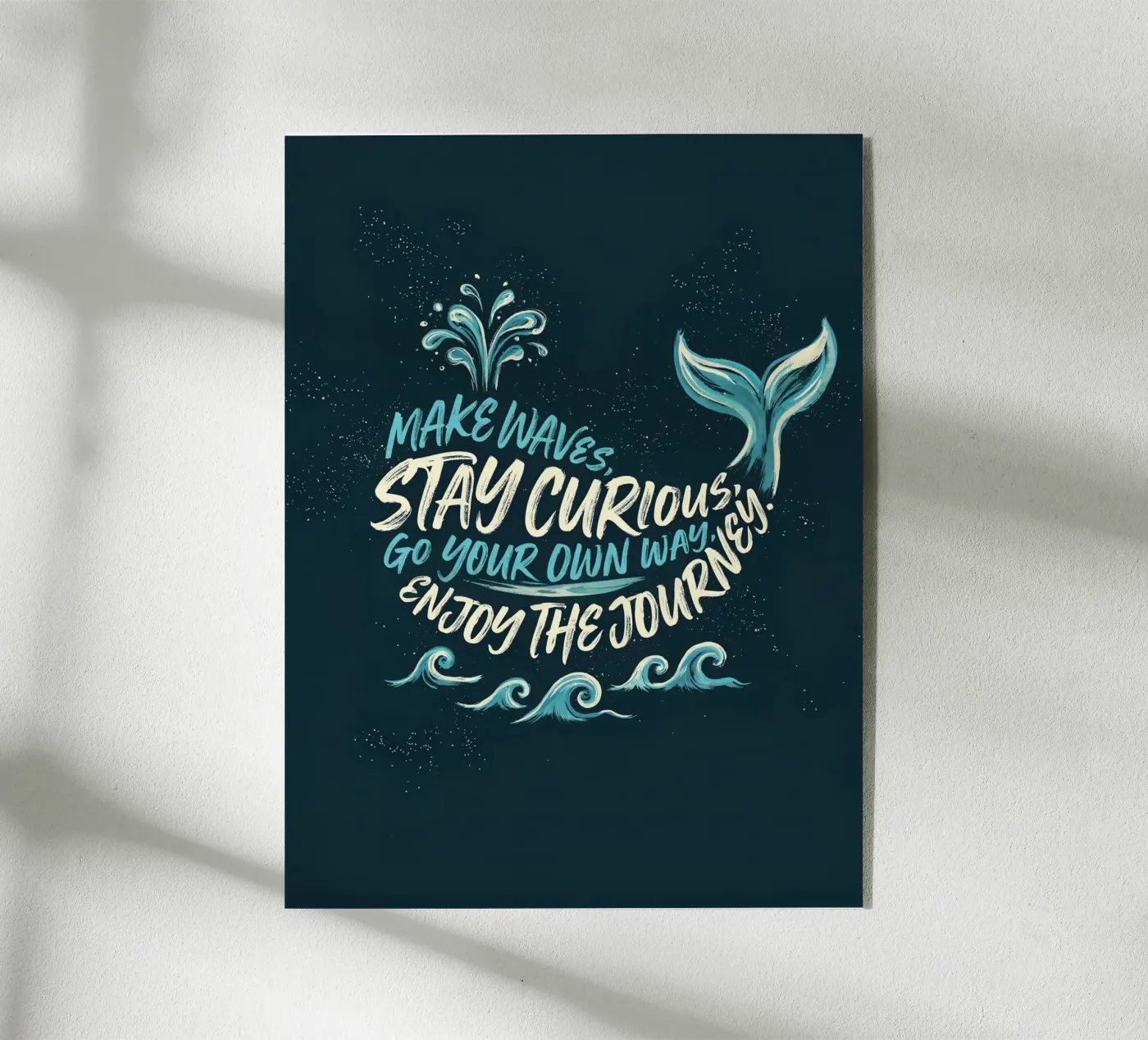 Make Waves: Design tipografico con balena plexiglass da Klitzeklein