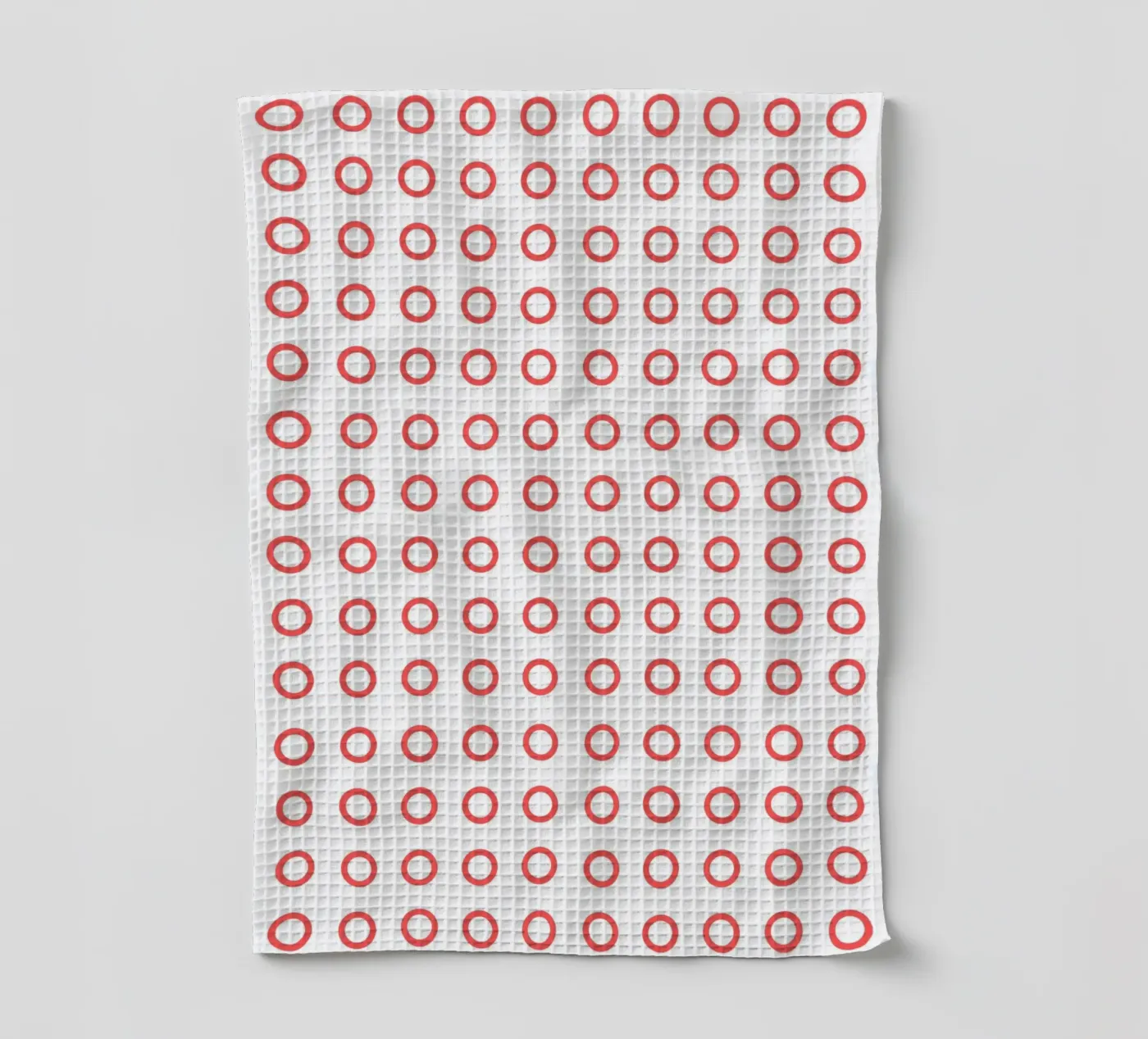 Red dots pattern Geschirrtuch von Happypatterns