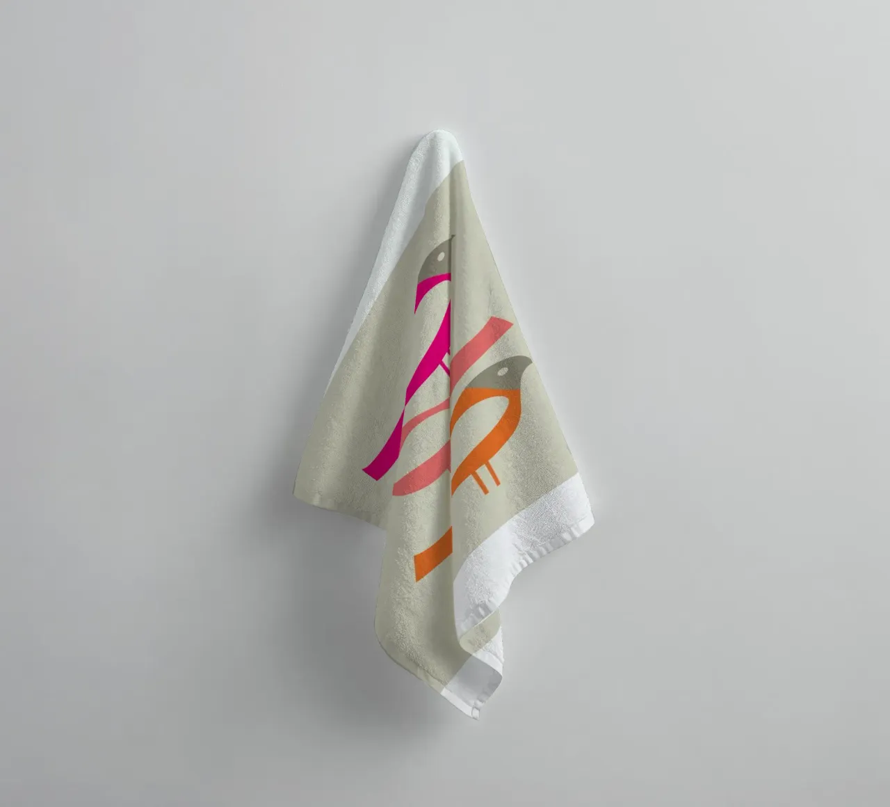 Three Scandi Birds 1 serviette de bain de Visual Philosophy