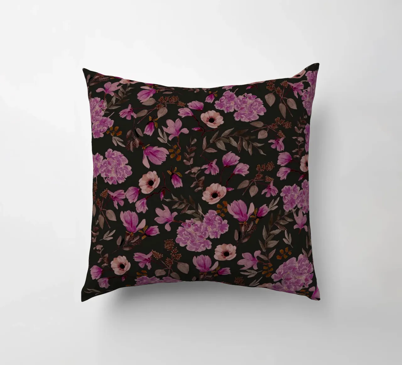 Dark Romantic Florals Pattern cuscino da anisillustration