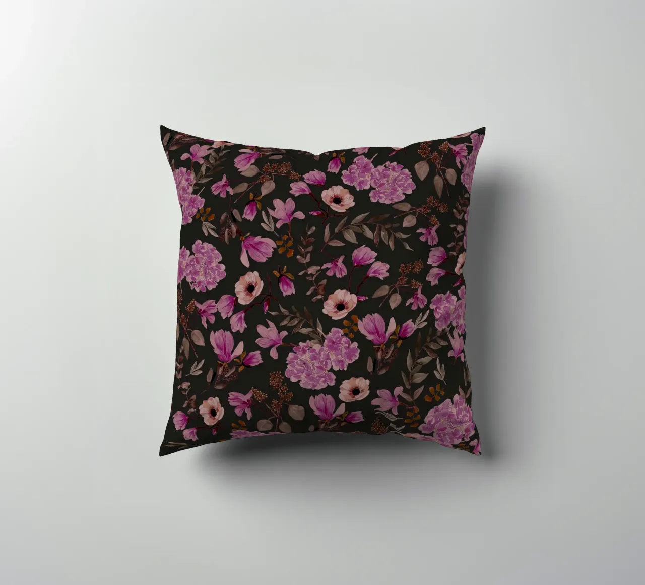 Dark Romantic Florals Pattern cuscino da anisillustration