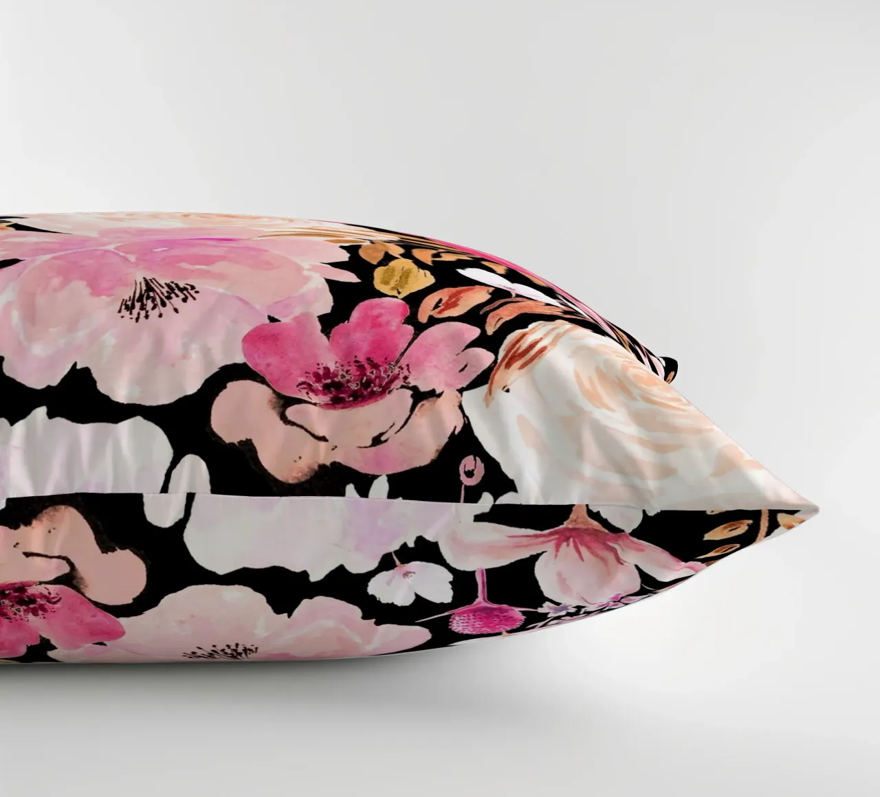 Floral Chaos Pattern Pink and Black cuscino da anisillustration