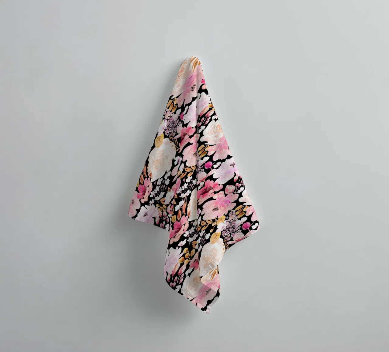 Floral Chaos Pattern Pink and Black asciugamano da bagno da anisillustration