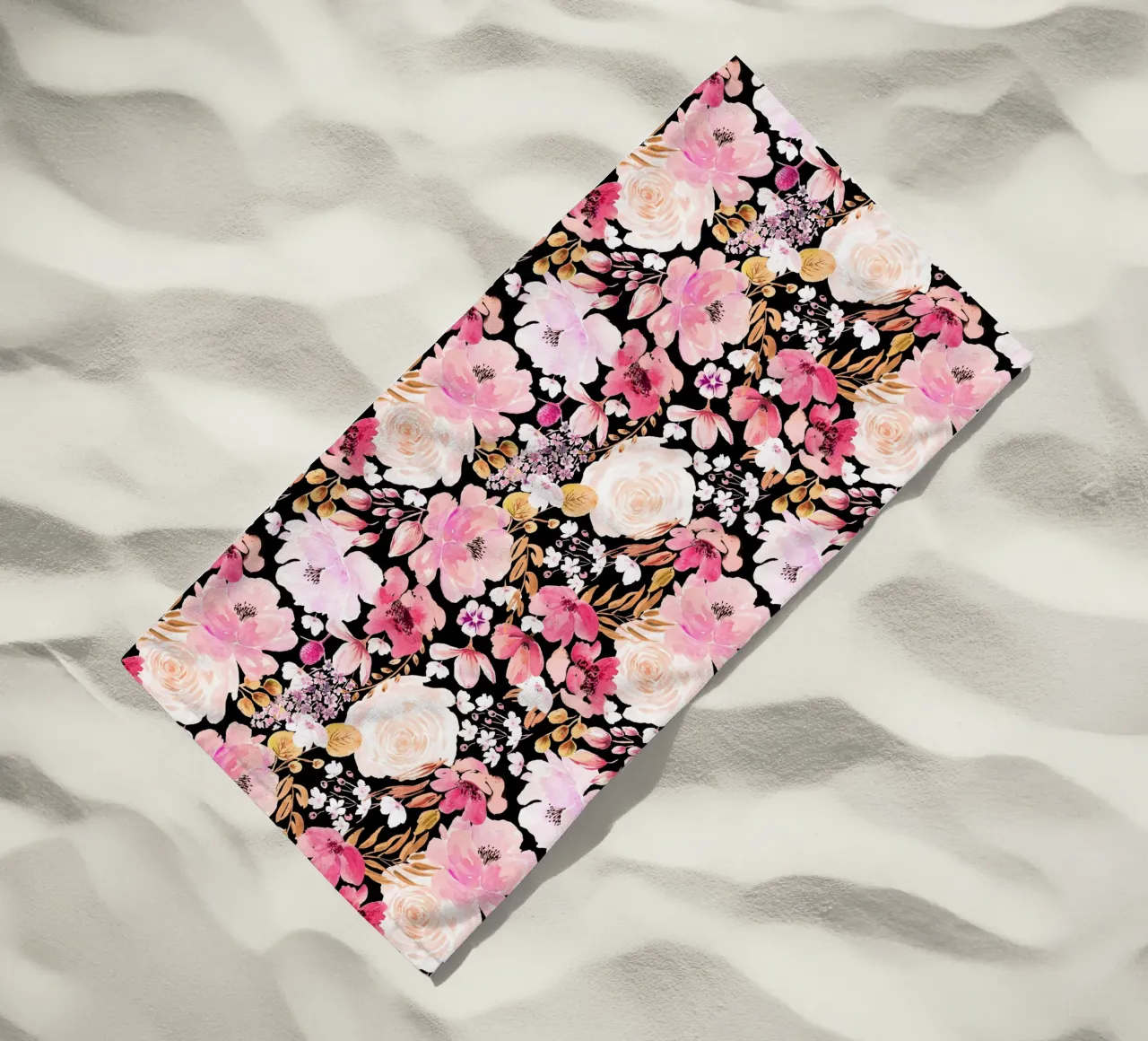 Floral Chaos Pattern Pink and Black telo mare da anisillustration