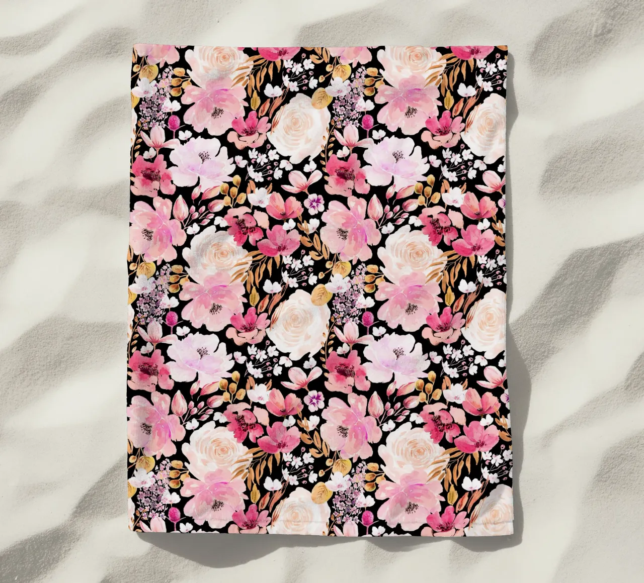 Floral Chaos Pattern Pink and Black telo mare da anisillustration