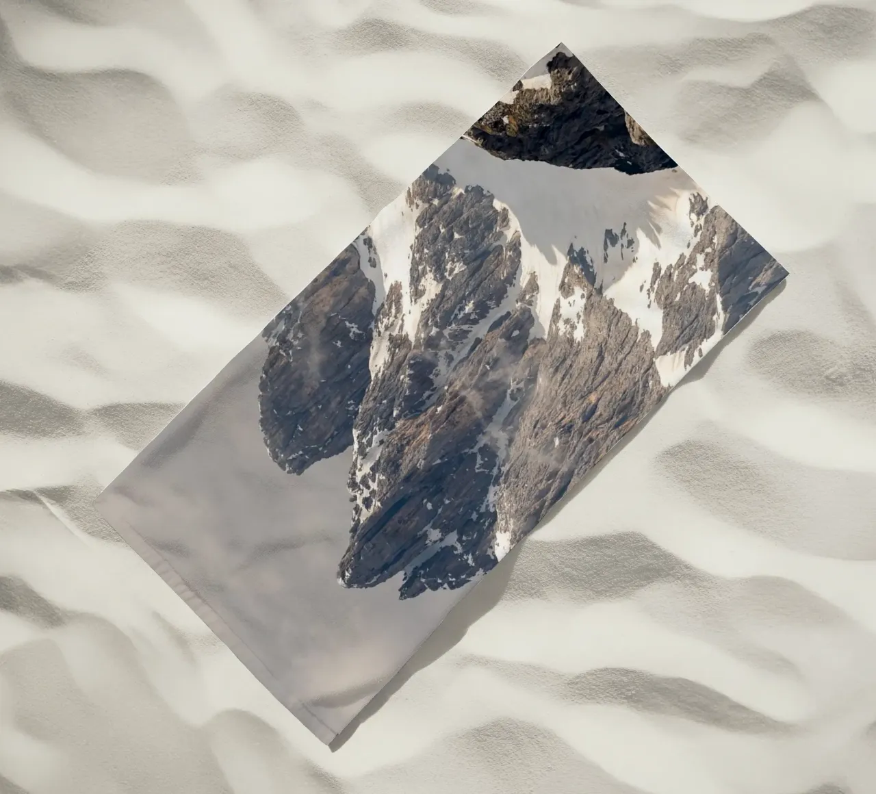 Alpi dolomitiche con la neve telo mare da karijn_landscapes