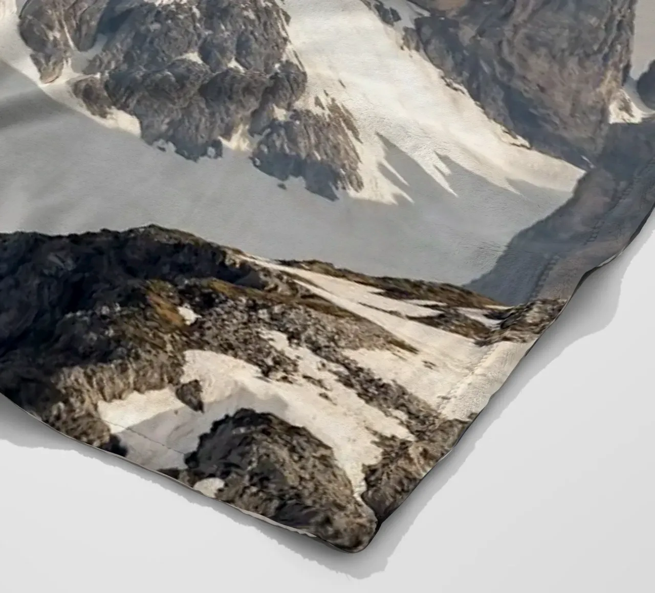 Alpi dolomitiche con la neve coperta in pile da karijn_landscapes