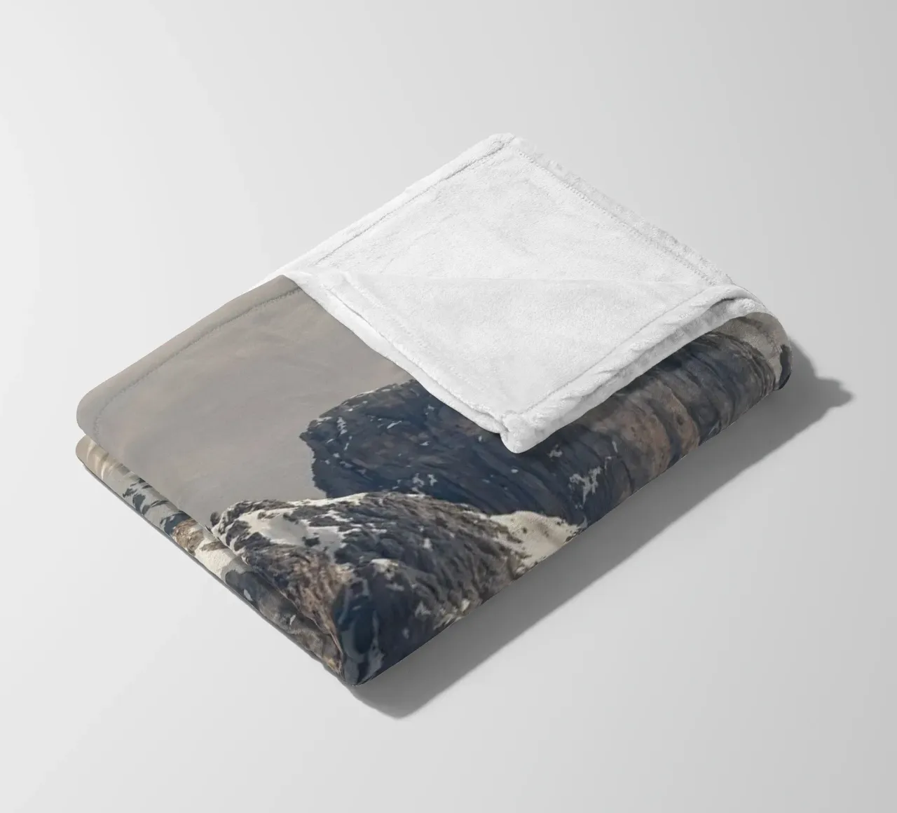 Alpi dolomitiche con la neve coperta in pile da karijn_landscapes