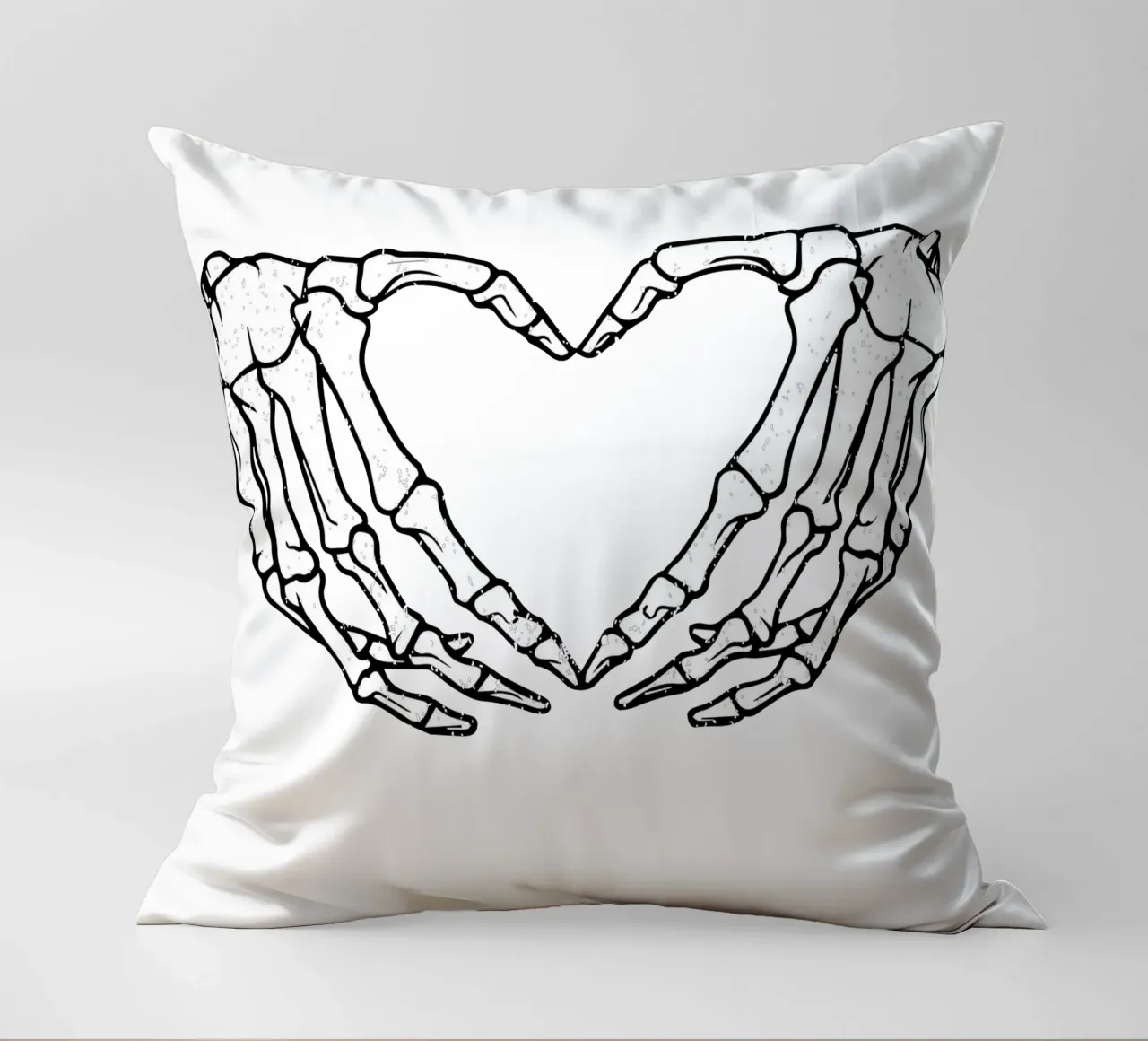 skeletal hands forms a heart cuscino da edsonramosart