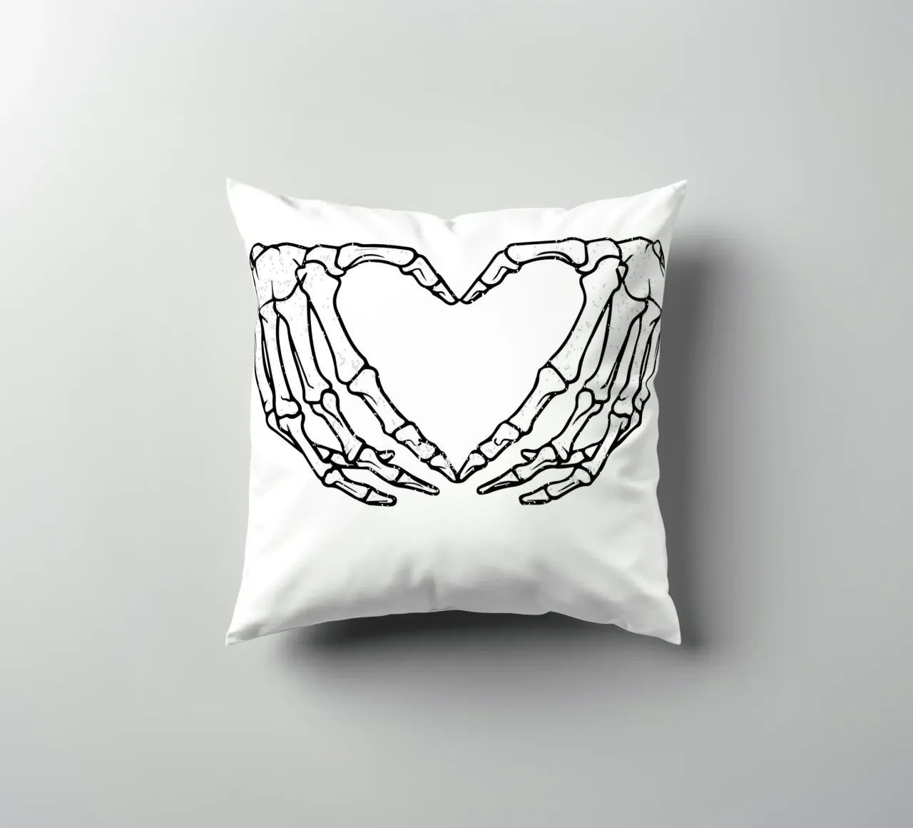 skeletal hands forms a heart cuscino da edsonramosart
