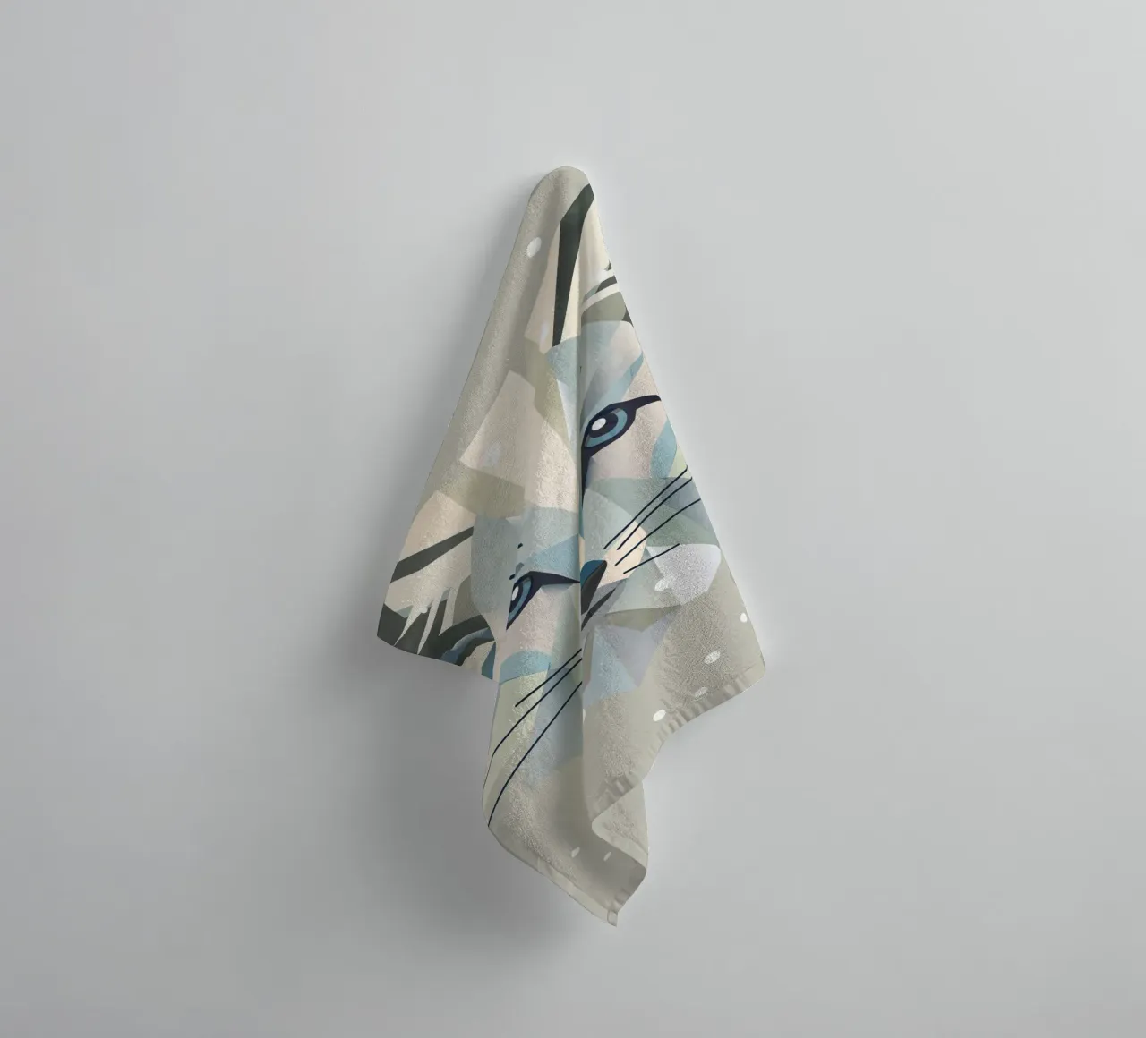 Zauberhaftes Polarfuchs-Motiv in geometrischer Eleganz Handtuch von namosh