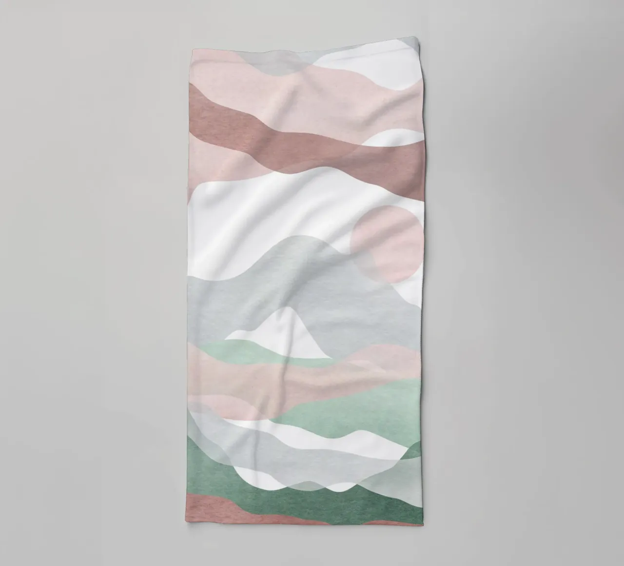 Abstract pastellandschap - Zachte golven badhanddoek van Whole©